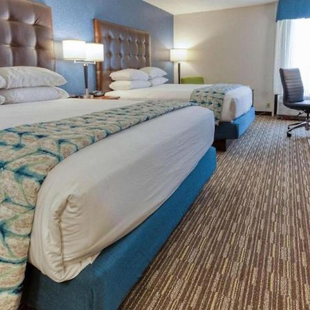 Heritage Inn & Suites St Louis Fenton, Trademark By Wyndham Exteriör bild