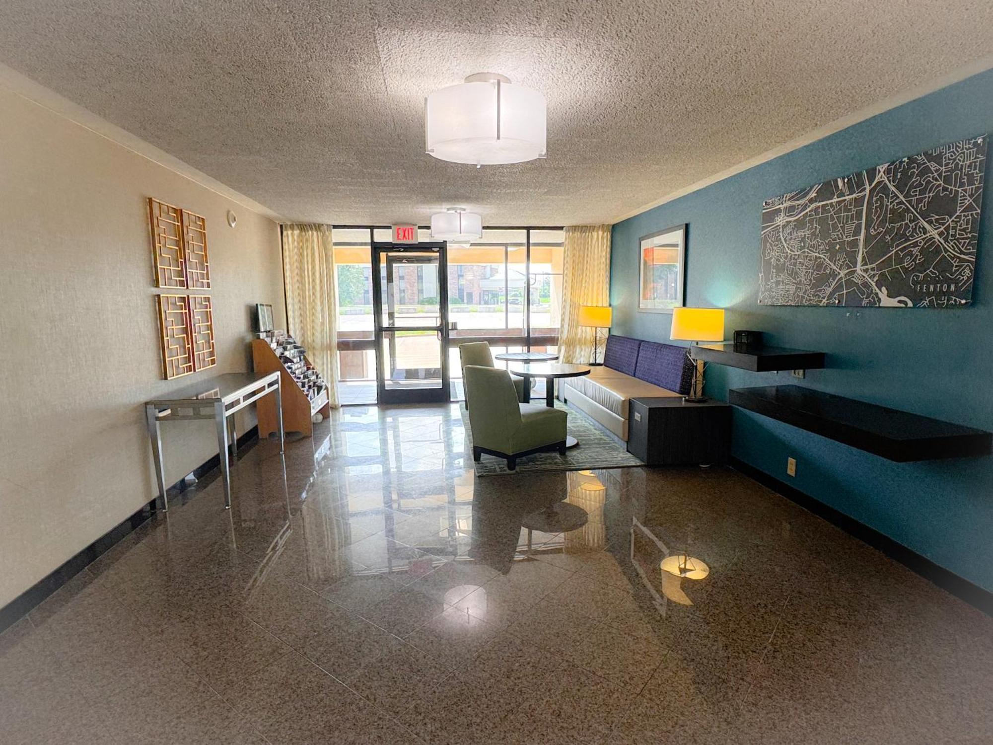 Heritage Inn & Suites St Louis Fenton, Trademark By Wyndham Exteriör bild