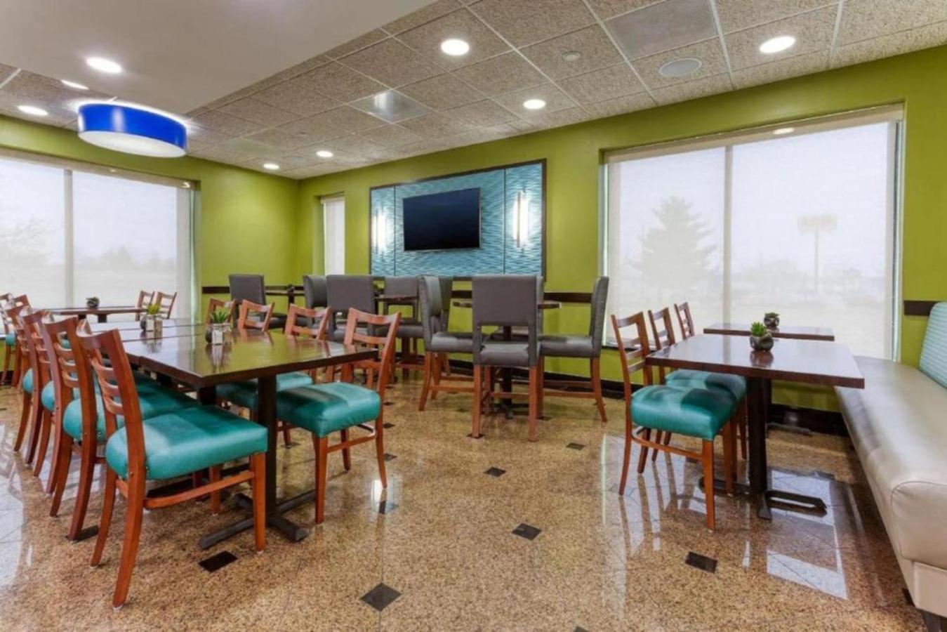 Heritage Inn & Suites St Louis Fenton, Trademark By Wyndham Exteriör bild