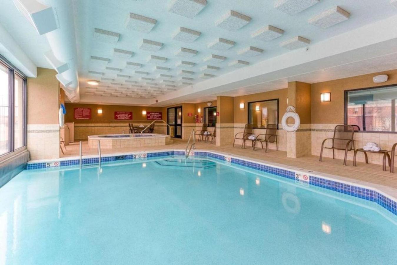 Heritage Inn & Suites St Louis Fenton, Trademark By Wyndham Exteriör bild