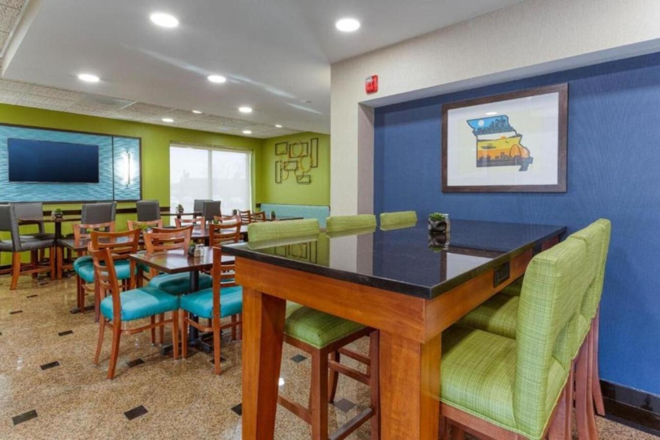 Heritage Inn & Suites St Louis Fenton, Trademark By Wyndham Exteriör bild