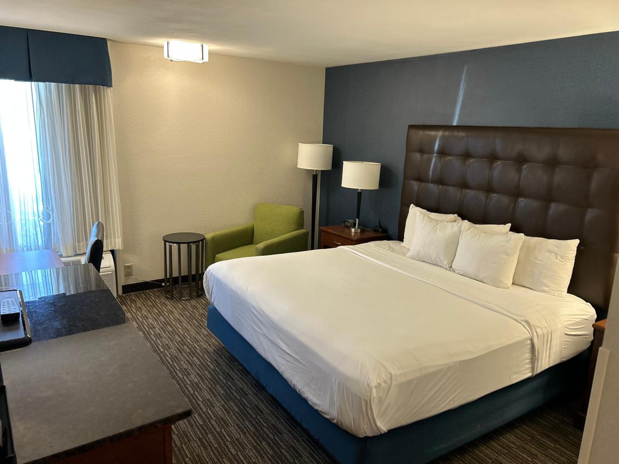 Heritage Inn & Suites St Louis Fenton, Trademark By Wyndham Exteriör bild