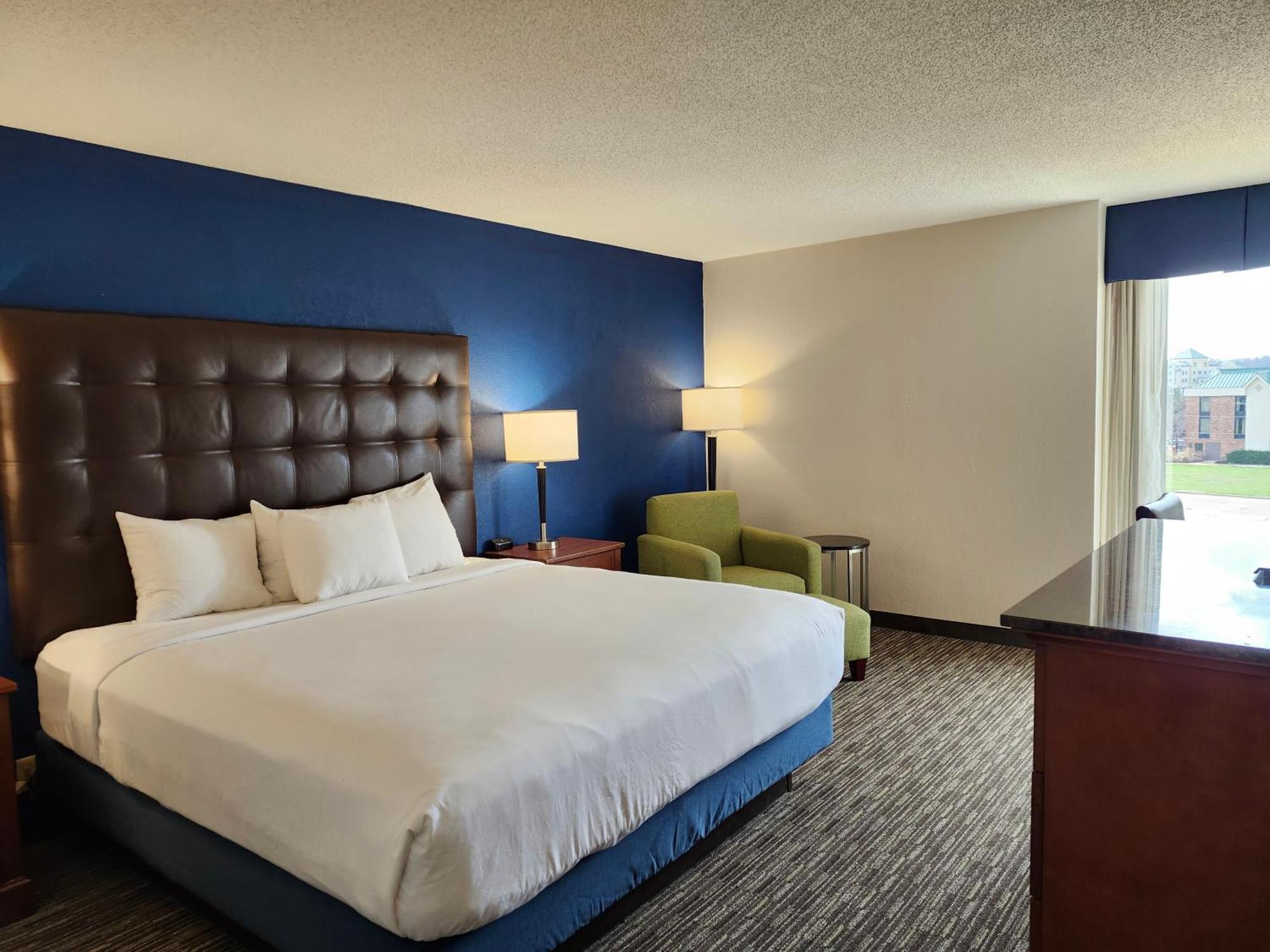 Heritage Inn & Suites St Louis Fenton, Trademark By Wyndham Exteriör bild