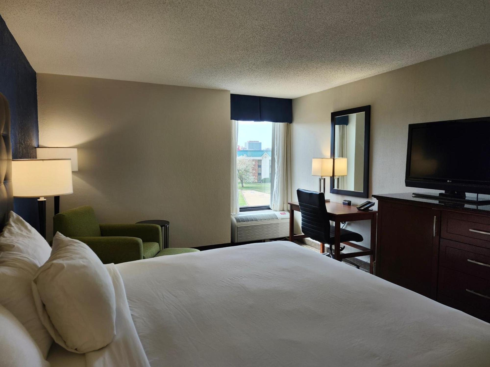 Heritage Inn & Suites St Louis Fenton, Trademark By Wyndham Exteriör bild