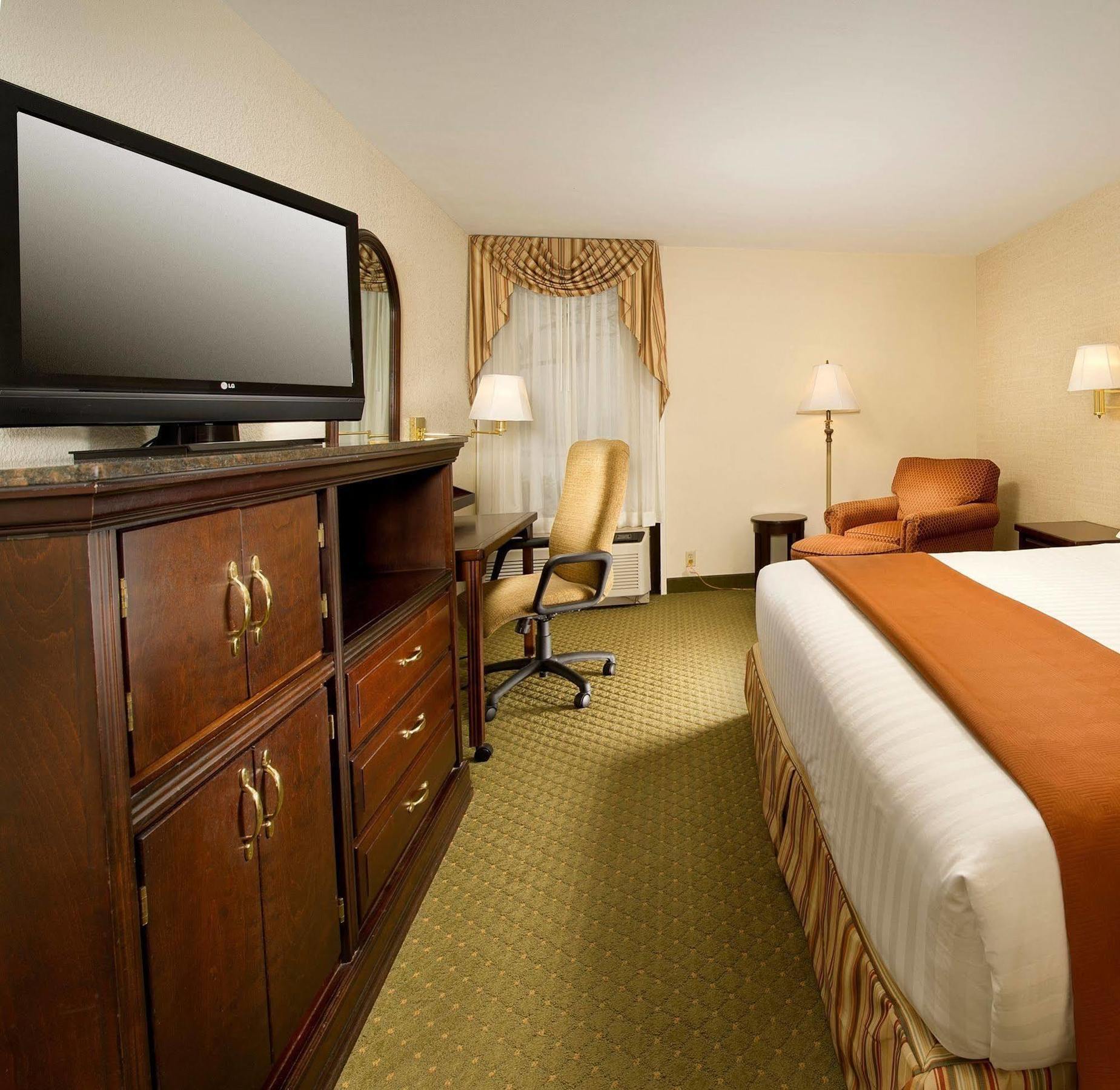Heritage Inn & Suites St Louis Fenton, Trademark By Wyndham Exteriör bild